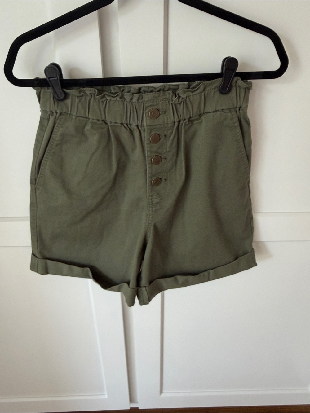 Banana Republic Women’s Olive High-Waist Button-Front Paperbag Shorts